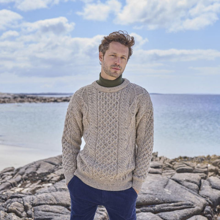 Men's fashionable knitted sweater with cable pattern
