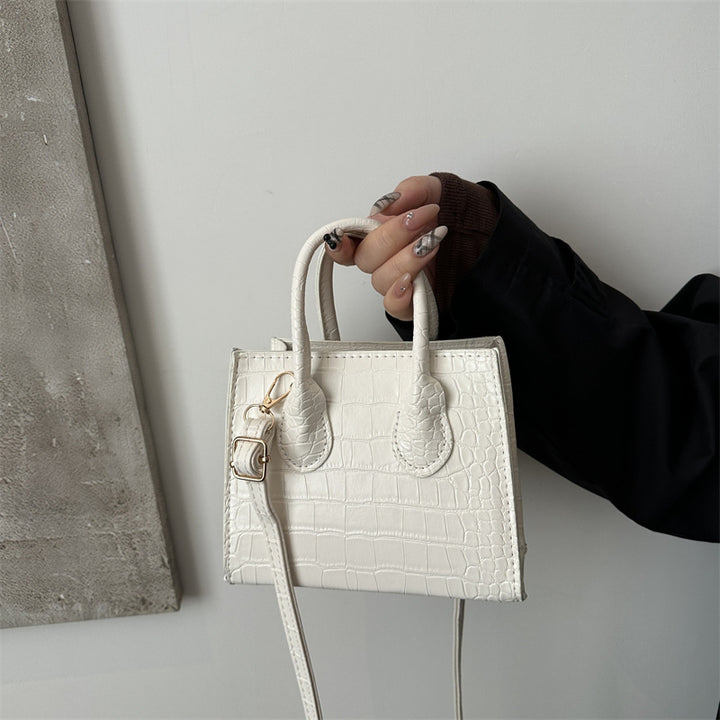 Mune | Divina Small-Sized Clutches Handbag
