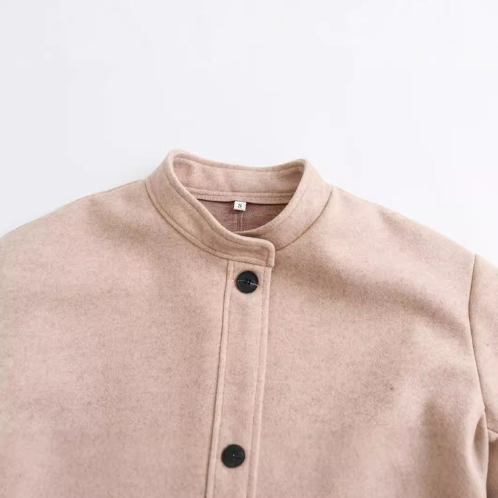 Ladies' short jacket in wool blend with round neck, oversized fit and large patch pockets Mune Fashion