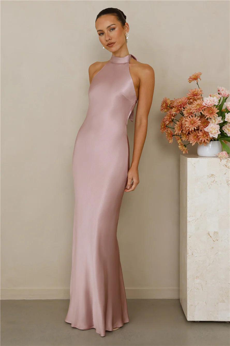 Women's Elegant Satin Maxi Dress with High Neck and Body-Hugging Cut Mune Fashion