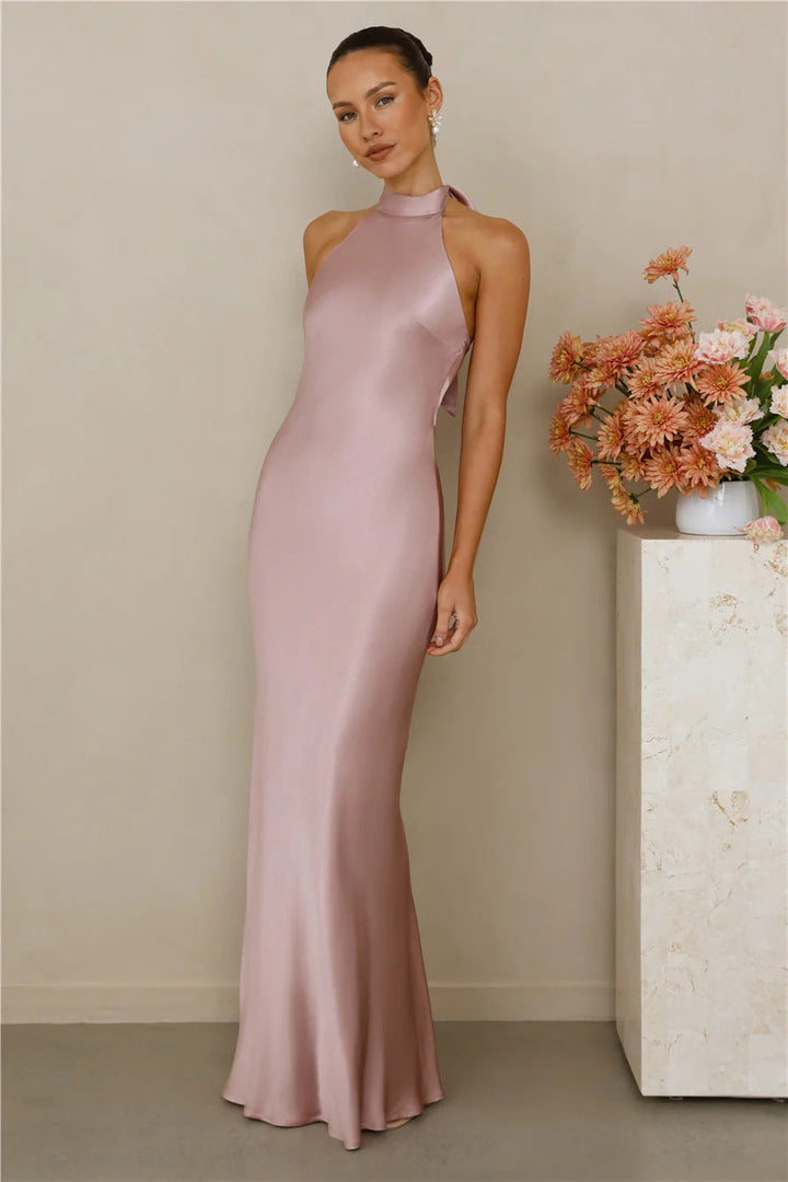 Women's Elegant Satin Maxi Dress with High Neck and Body-Hugging Cut Mune Fashion