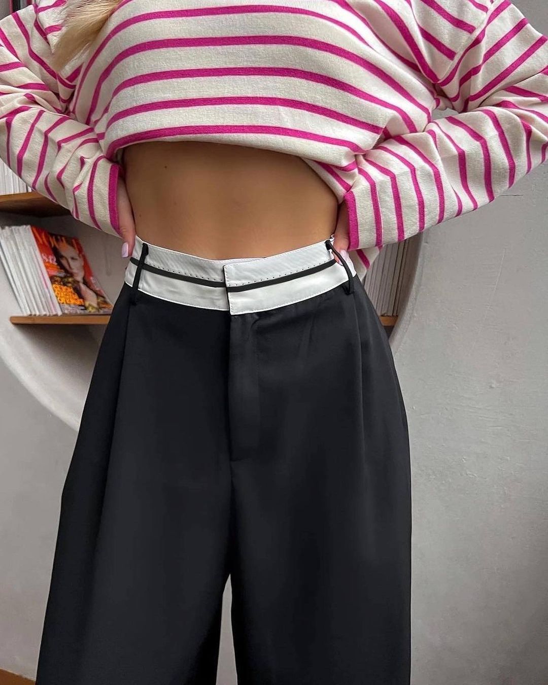 Women High-waisted wide pleated pants with contrast waistband Mune Fashion