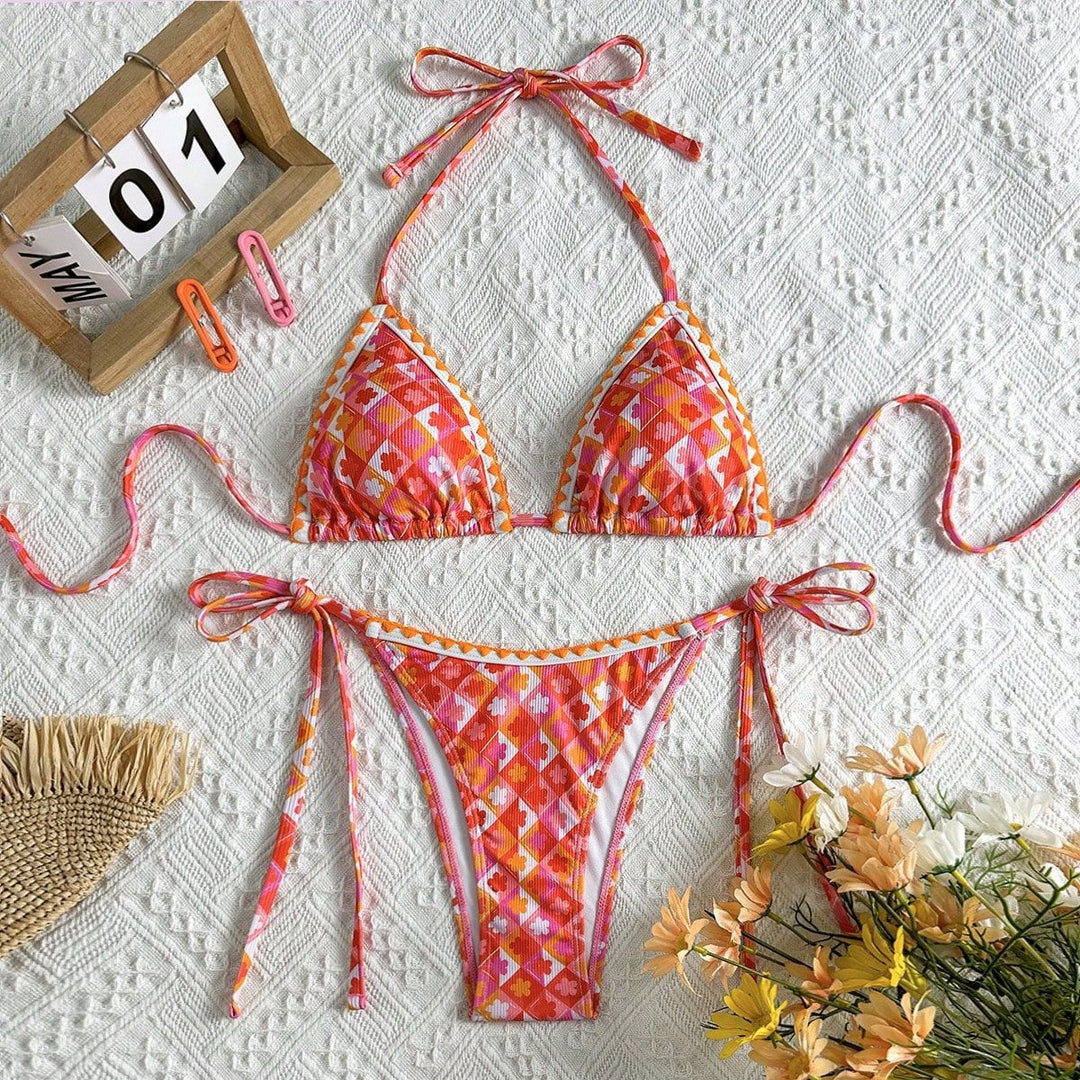 Ladies triangle bikini with playful check pattern and elegant straps Mune Fashion