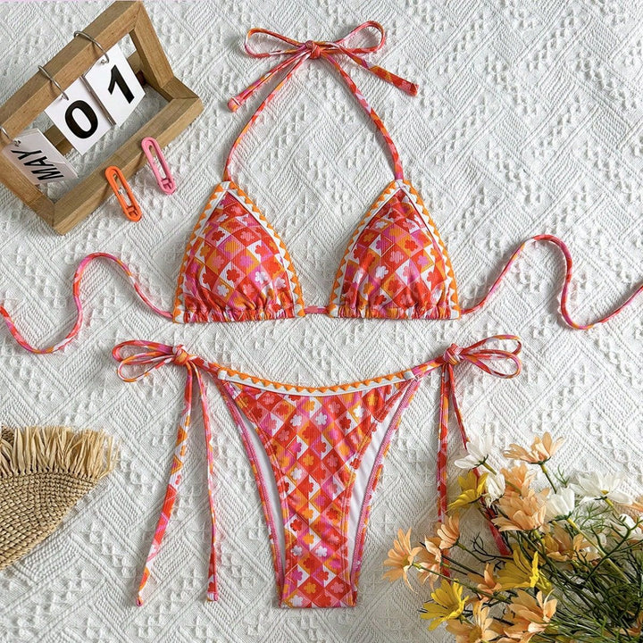 Ladies triangle bikini with playful check pattern and elegant straps Mune Fashion