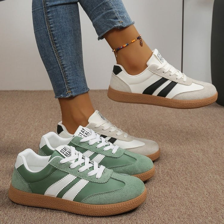 Women's Retro Sneaker with rubber sole, velour details and prominent side stripes Mune Fashion