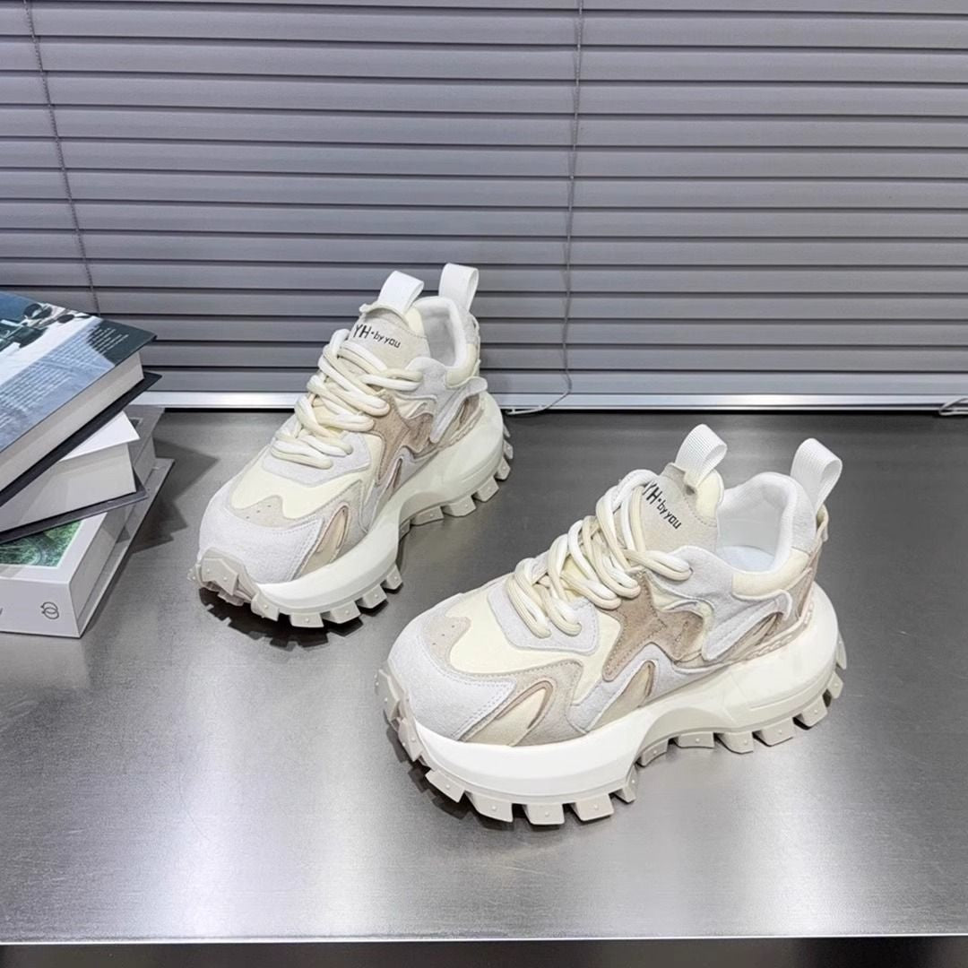 Women's Chunky Sneakers with pronounced tread sole and breathable surface structure Mune Fashion