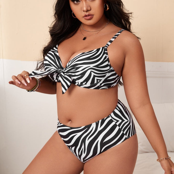 Ladies Bikini Set with playful knot design and high waistband Mune Fashion