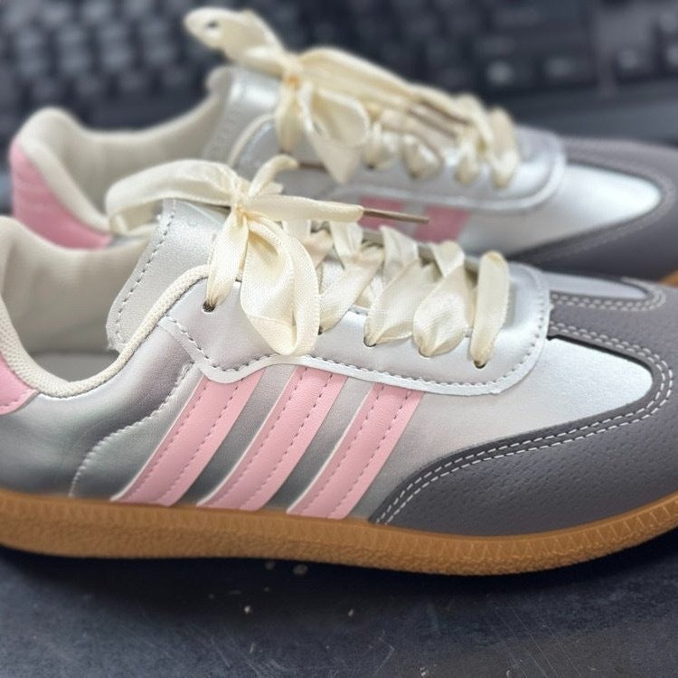 Women's sneakers with shiny upper material and unique design Mune Fashion