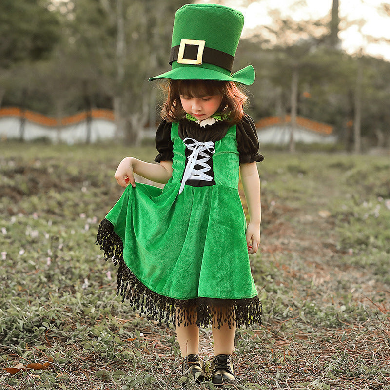 Girl costume as Irish leprechaun with voluminous skirt and high hat Mune Fashion
