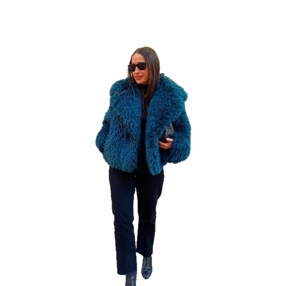 Women's Short Textured Faux Fur Coat with Voluminous Shawl Collar Mune Fashion