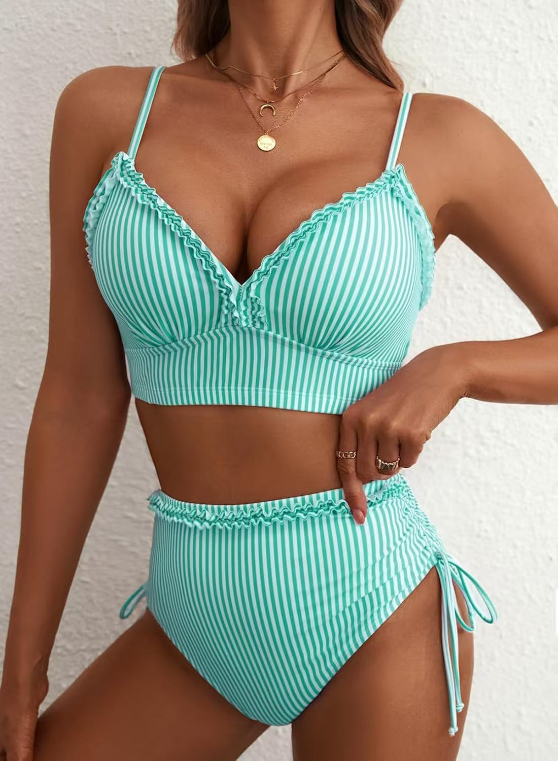 Women's bikini set with cute ruffle detail and high-waisted cut Mune Fashion