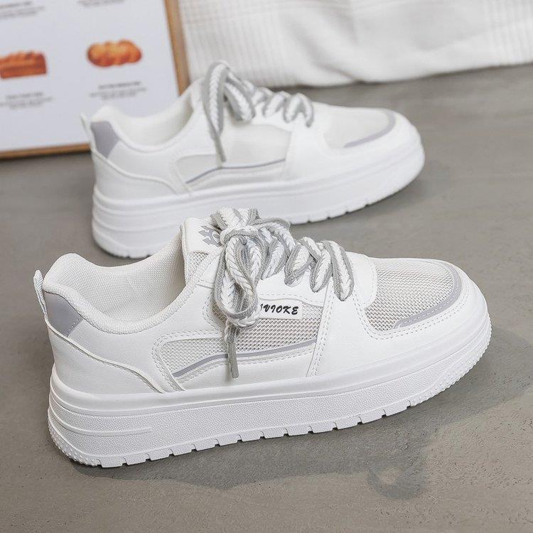 Ladies sporty sneakers with airy mesh surface and cushioning sole Mune Fashion