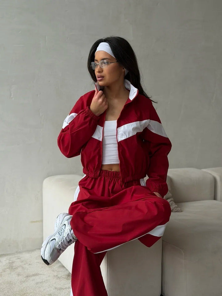 Women Two-Piece Track Set with Cropped Windbreaker and Wide Jogger Mune Fashion
