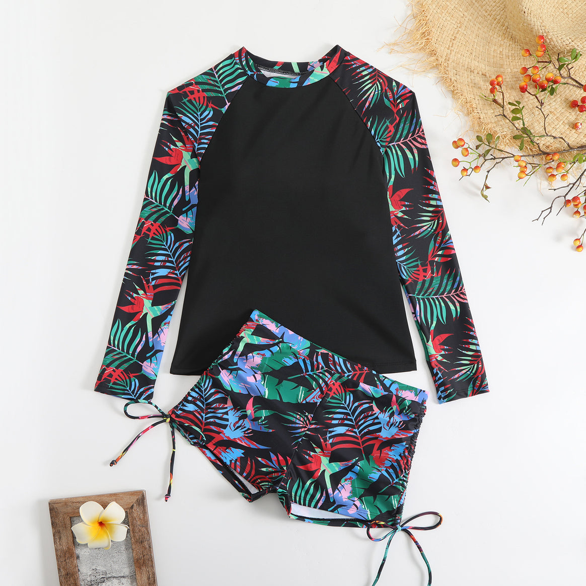 Women's sports swimsuit with long-sleeved top and high leg cut Mune Fashion