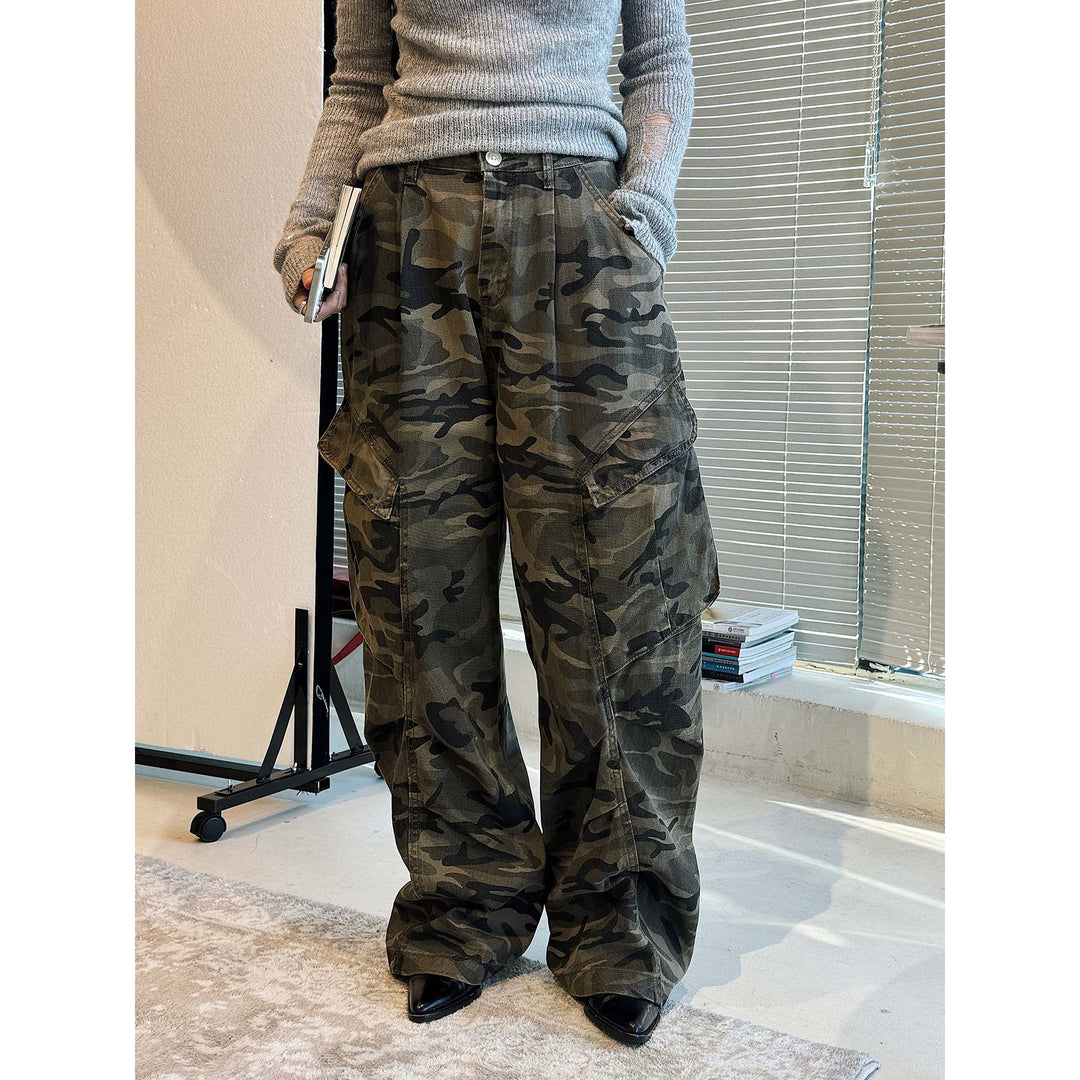 Women's fitted rib fine knit sweater with used hole detail and narrow stand-up collar Mune Fashion