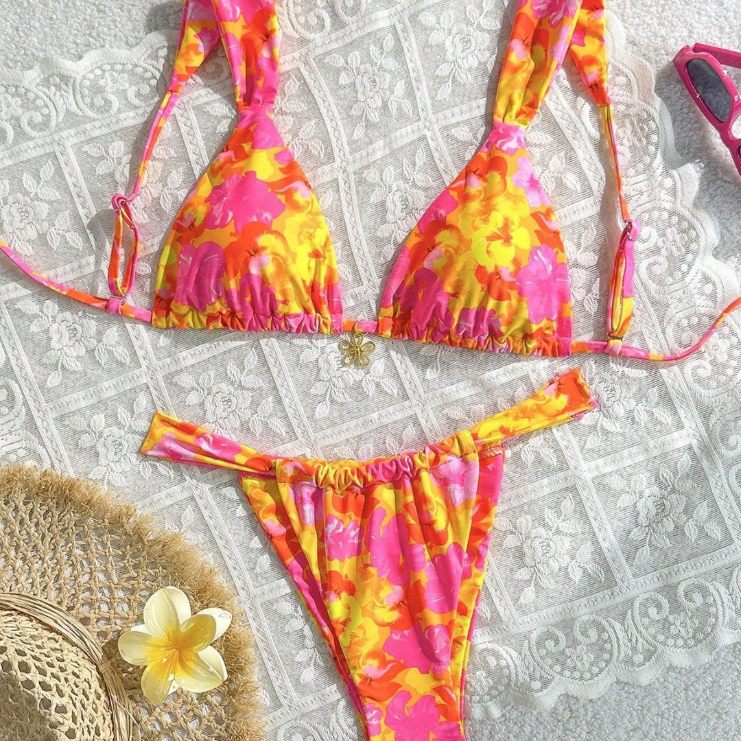 Ladies floral pattern triangle bikini with adjustable straps Mune Fashion