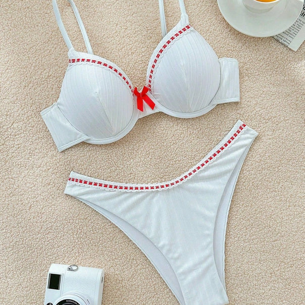 Women padded bikini with contrasting accents Mune Fashion