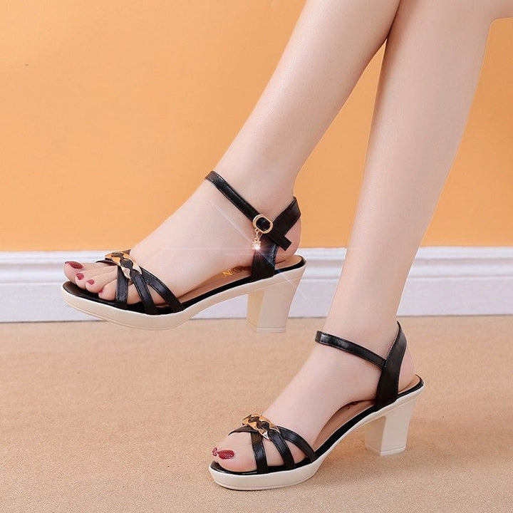 Ladies nan strap sandals with padded insole and elegant chain accent Mune Fashion