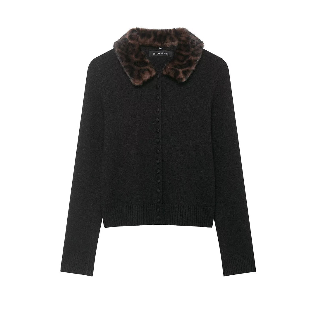 Women's fine-knit cardigan with faux fur collar and concealed button placket Mune Fashion