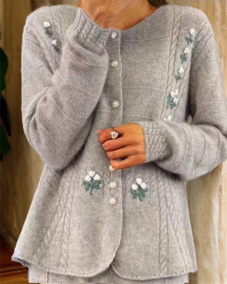 Women's knit cardigan with floral relief embroidery and cable pattern Mune Fashion