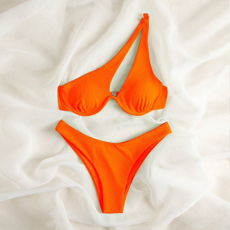 Women's triangle bikini with asymmetric cut and elastic straps Mune Fashion