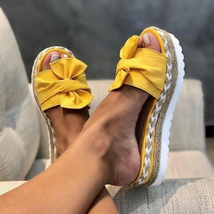 Damen Schlupf-Plateaupantoletten mit dekorativem Knotendetail und profilierter Gummisohle Mune Fashion