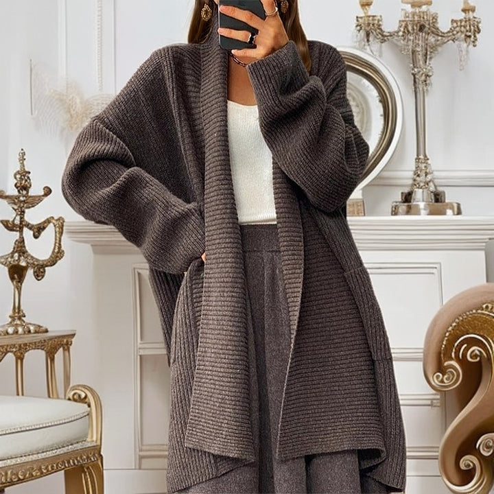 Ladies oversized knitted coat with ribbed structure and patch pockets Mune Fashion