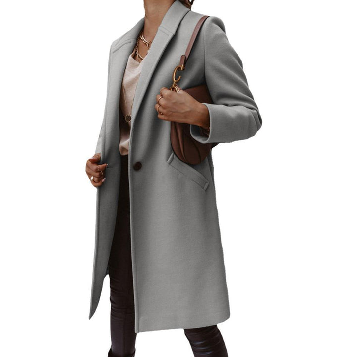 Women's coat with notched lapels, straight cut and welt pockets Mune Fashion