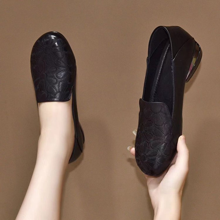 Women’s elegant padded leather loafers with floral embossed surface and medium-high block heel Mune Fashion