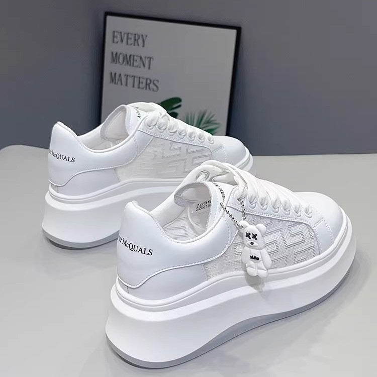 Women’s fashionable chunky sneakers with flexible cushioning sole and breathable platform construction Mune Fashion