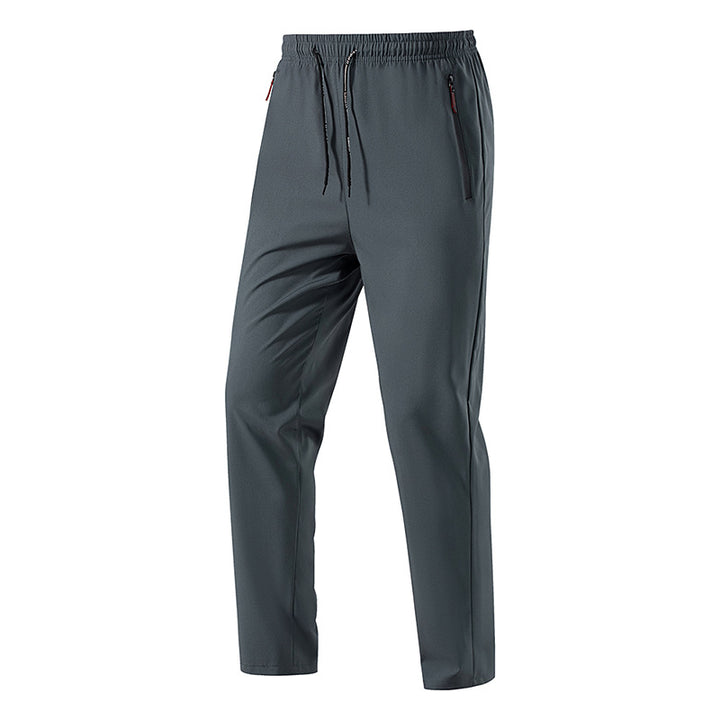 Men's sporty jogging pants with zippered pockets
