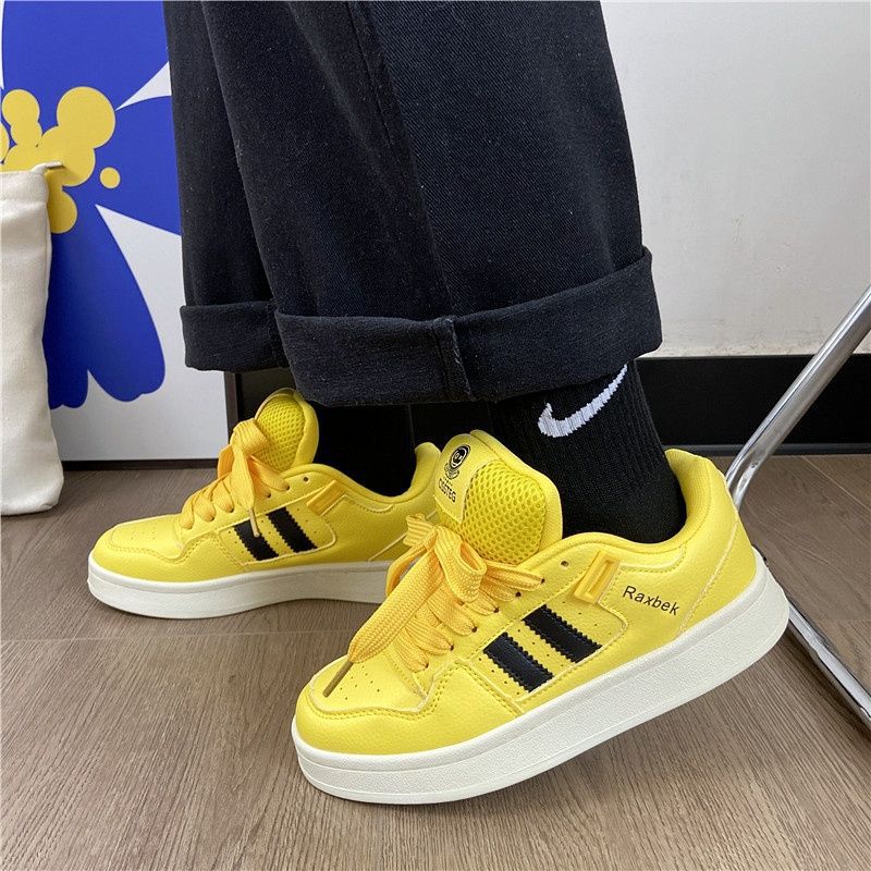 Ladies fashionable sneakers with breathable mesh inserts and non-slip sole Mune Fashion