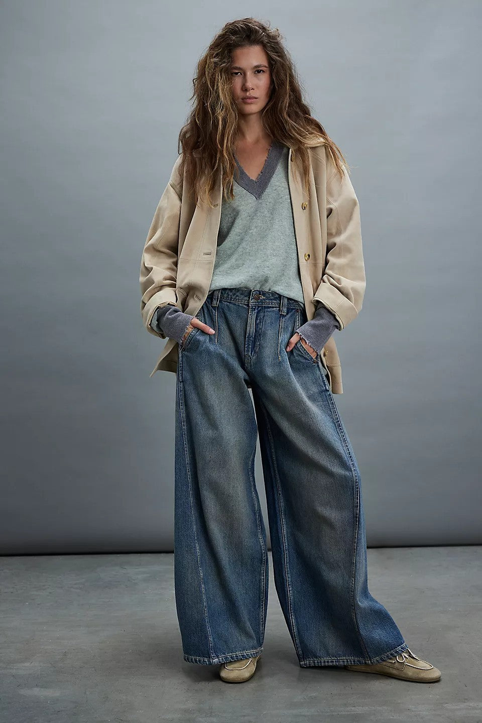 Ladies' extra wide high-waist palazzo jeans with a high waistband, drop crotch, and faded vintage look Mune Fashion