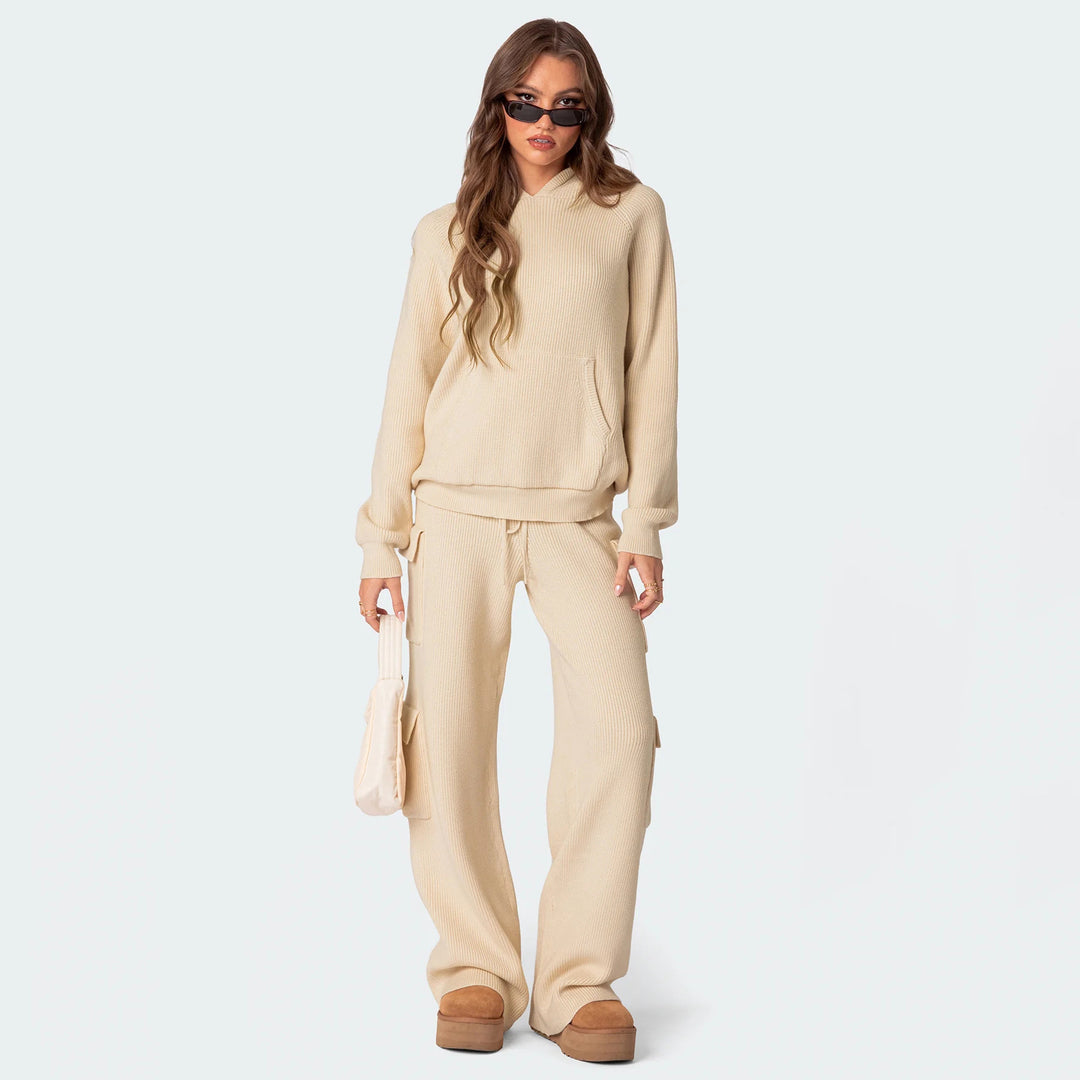 Women's knitted ribbed hoodie with kangaroo pocket and relaxed fit Mune Fashion