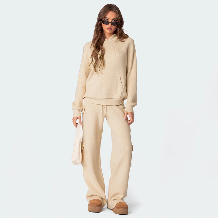 Women's knitted ribbed hoodie with kangaroo pocket and relaxed fit Mune Fashion