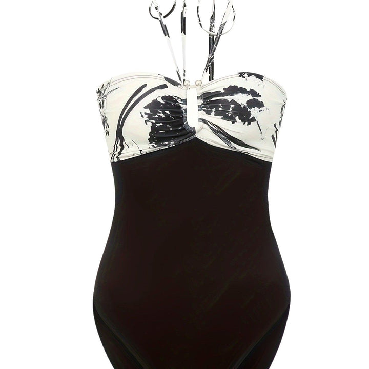 Women's bandeau swimsuit with fashionable halter design and elegant details Mune Fashion