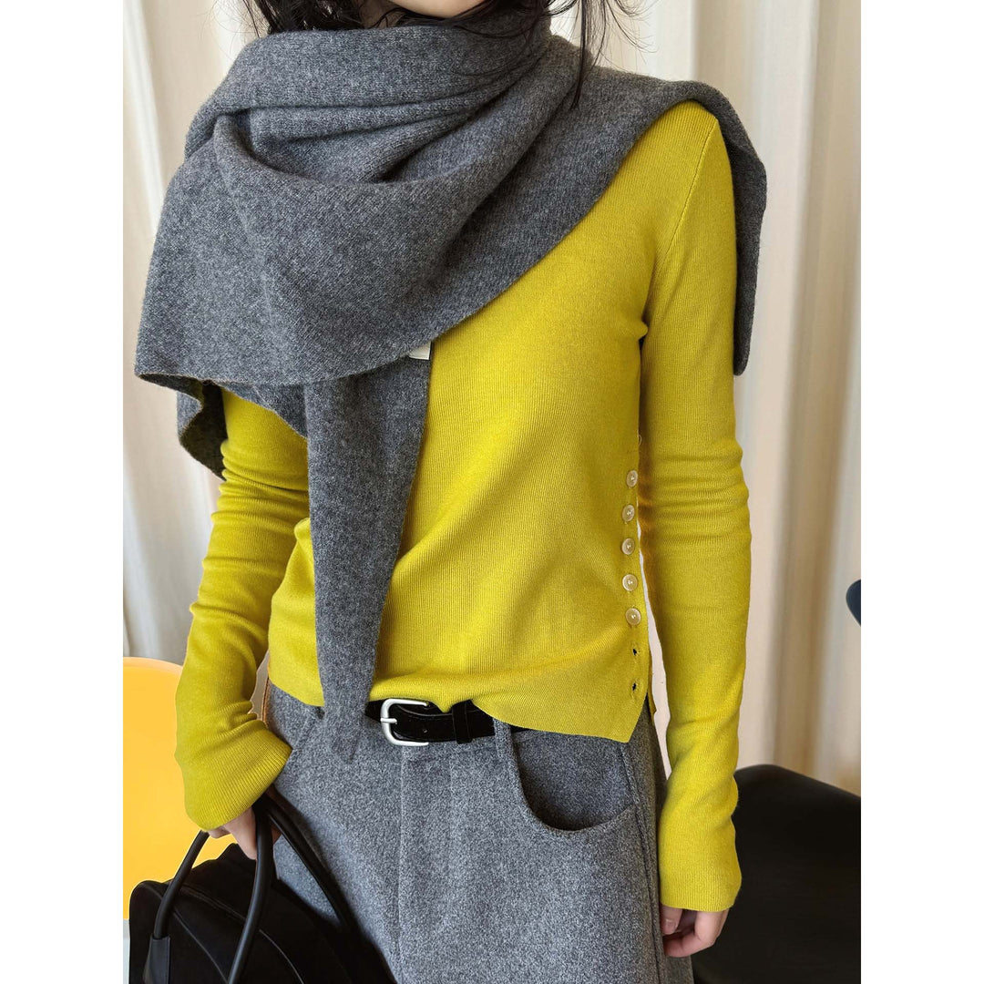 Women’s Figure-hugging Fine Knit Sweater with Round Neck and Decorative Side Button Placket Mune Fashion