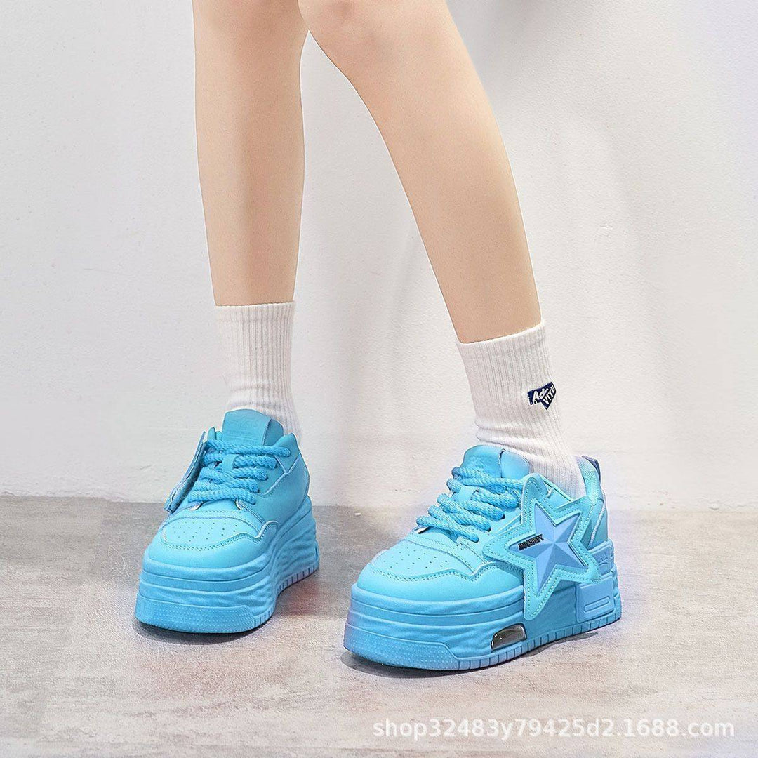 Women's sporty sneakers with trendy star motif and innovative cushioning Mune Fashion