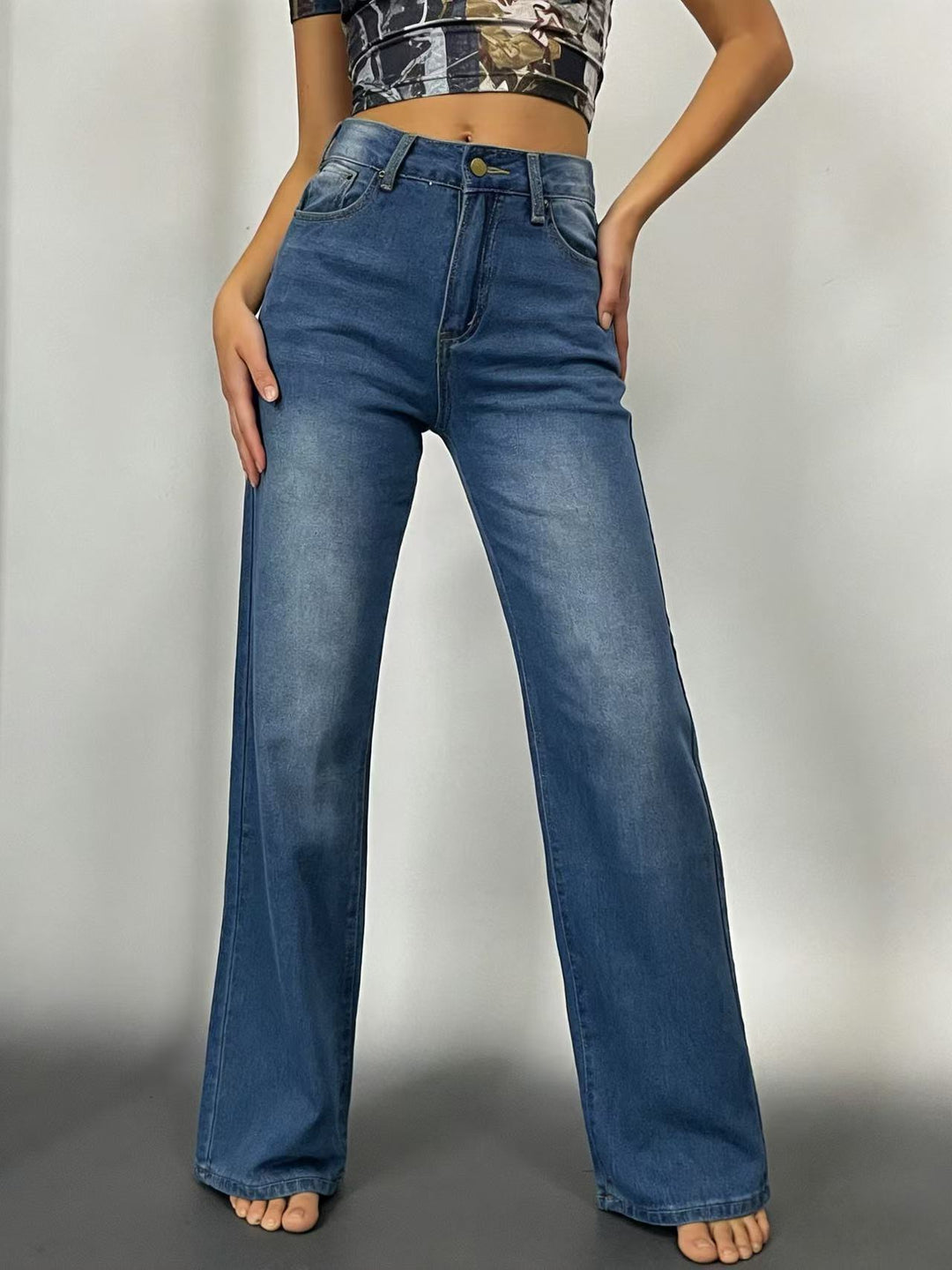 Women's high-waisted jeans with a slim hip fit and wide flare in retro style Mune Fashion