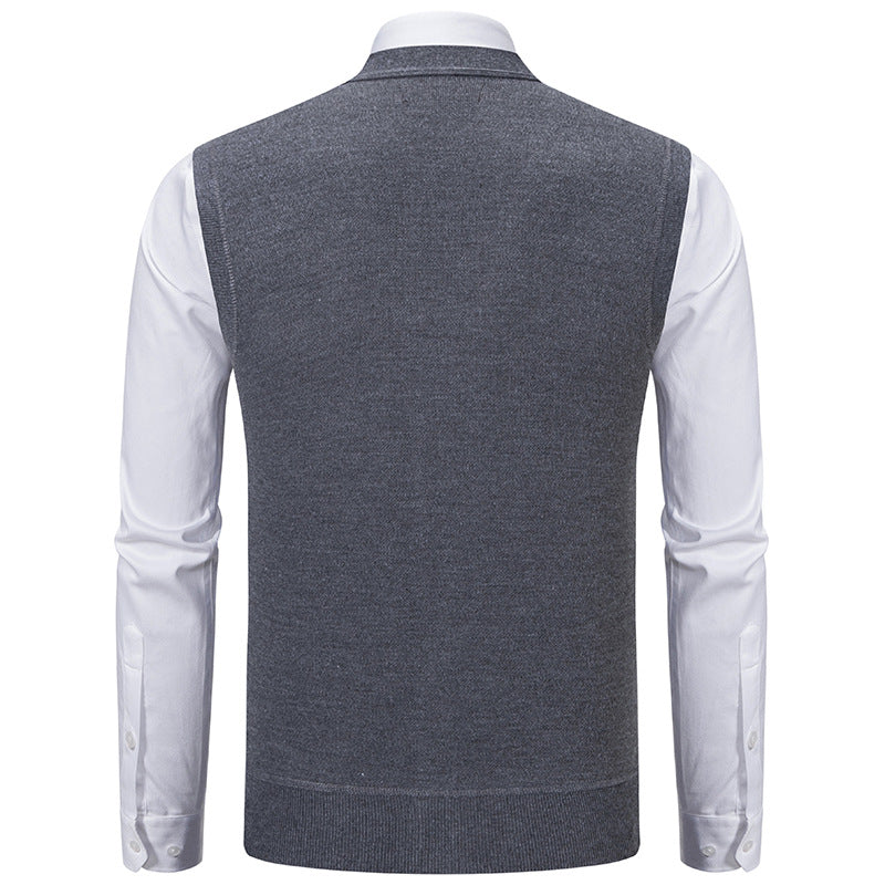 Men's sleeveless wool blend vest with V-neck, Argyle diamond pattern, welt pockets and button placket Mune Fashion