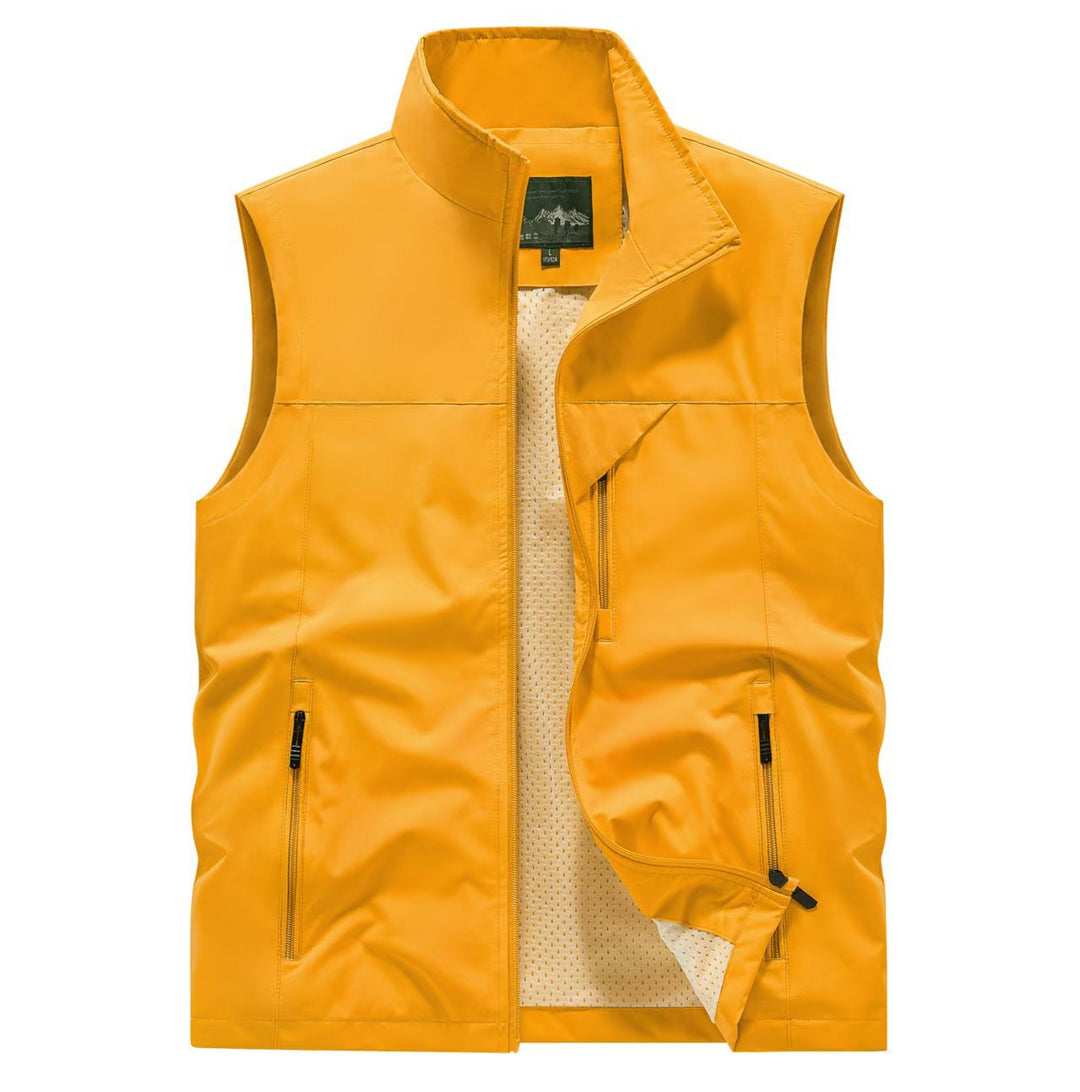 Men's Breathable Softshell Outdoor Vest with Mesh Inner Lining and Zipper Pockets Mune Fashion