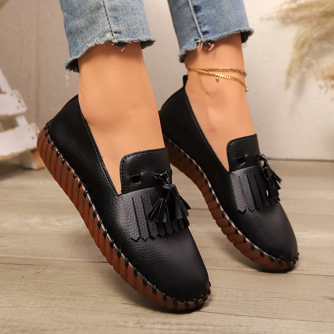 Women Comfortable Moccasins with Fringe Detail Mune Fashion