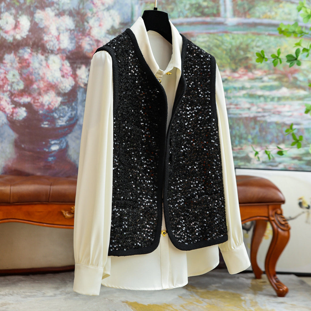 Ladies Elegant and refined blouse with decorative buttons Drune