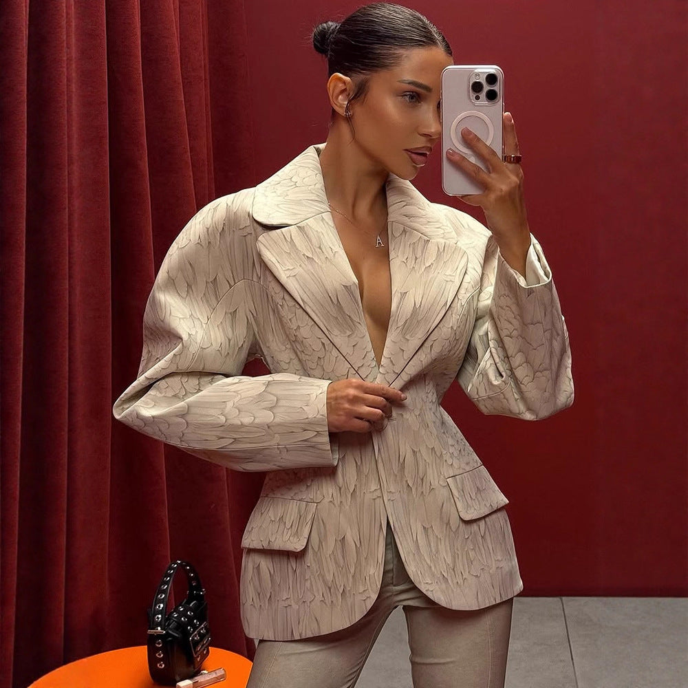 Women's Fitted Blazer with Feather Structure and Distinctive Shoulder Area Mune Fashion