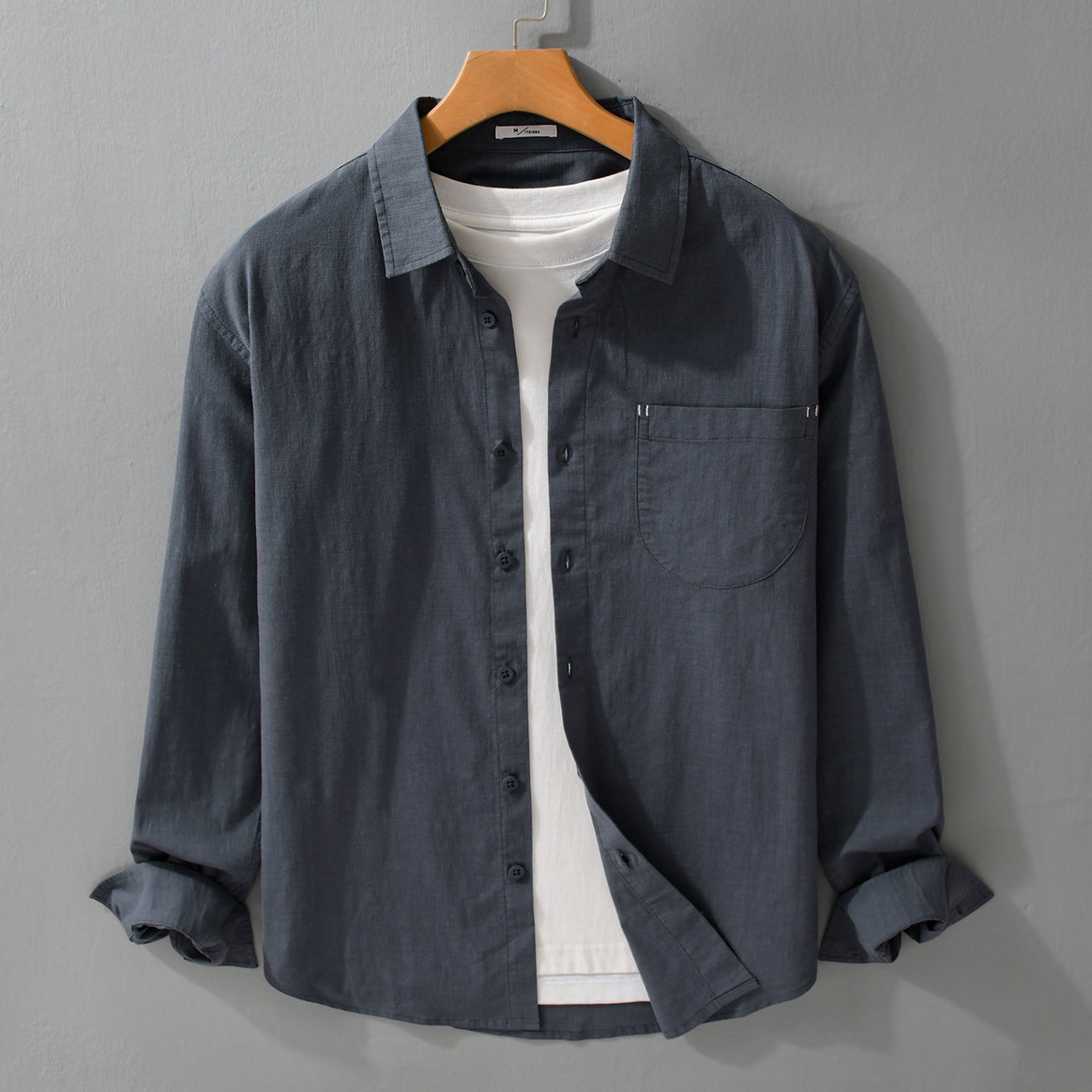 Men's layering shirt in overshirt style made of cotton-linen with Kent collar and applied round pocket Mune Fashion