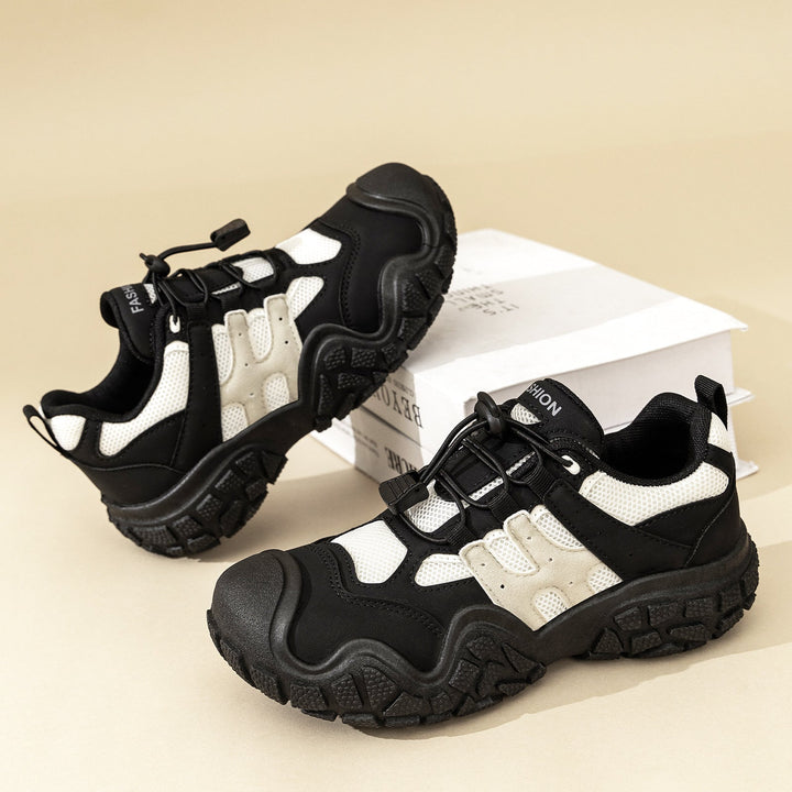 Women's sporty outdoor sneakers with supportive sole and breathable mesh surface Mune Fashion