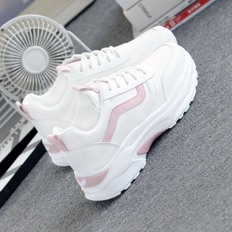 Women’s sporty sneakers with cushioning comfort and trendy details Mune Fashion