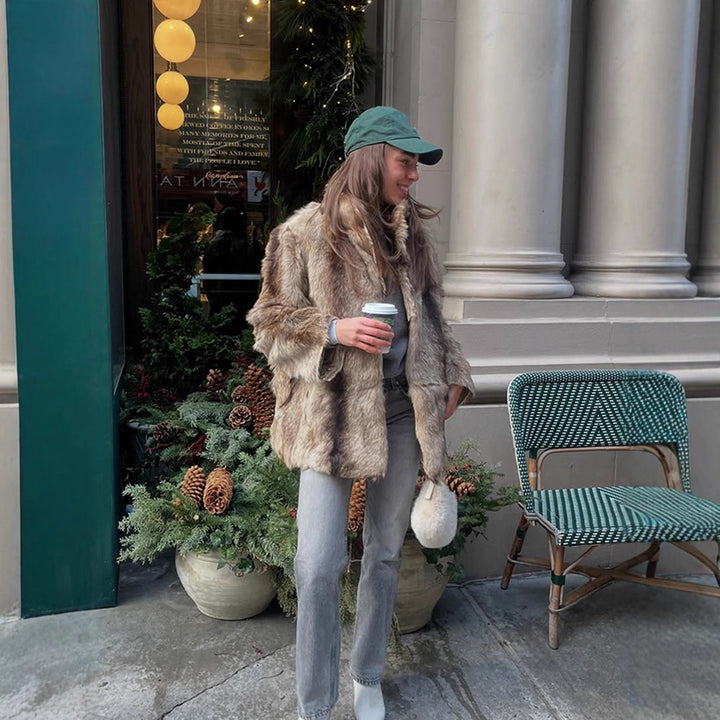 Women Boxy Faux Fur Coat with Luxurious Shawl Collar and Warm Padding Mune Fashion