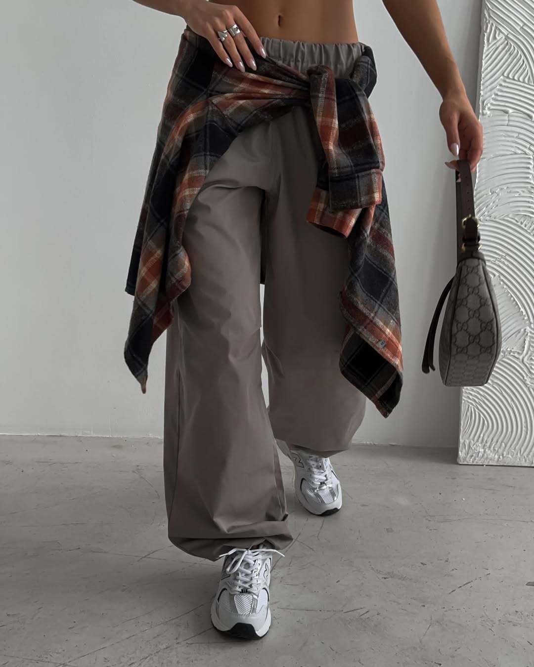Women's wide high-cut leisure pants with an elastic waistband and deep crotch Mune Fashion