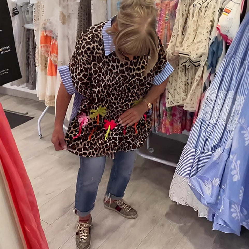 Women wide-cut poncho tunic with leopard print and decorative flamingo appliqués Mune Fashion